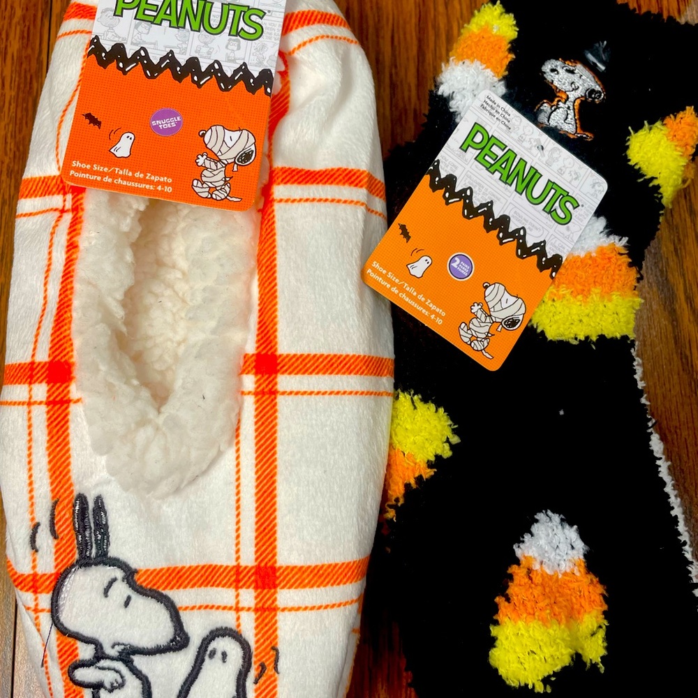 SNOOPY BUNDLE SOCKS AND SLIPPERS